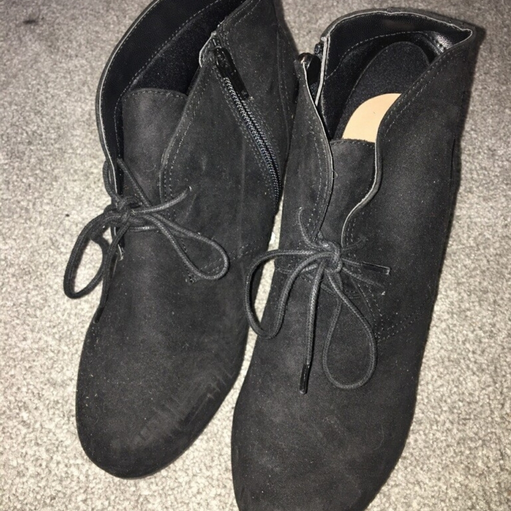 Black Heeled Shoe